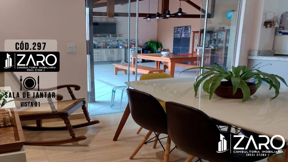 Casa à venda com 3 quartos, 187m² - Foto 1