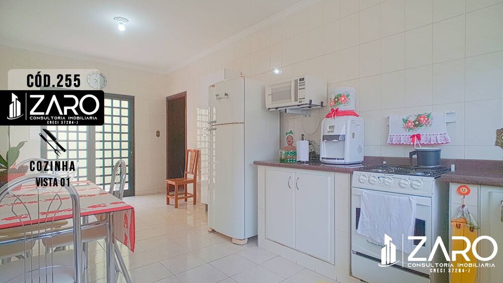 Casa à venda com 3 quartos, 660m² - Foto 1