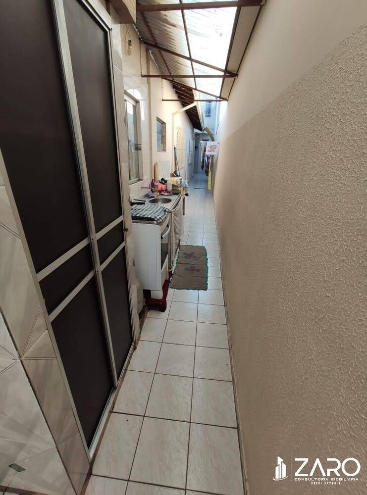 Casa à venda com 3 quartos, 93m² - Foto 4