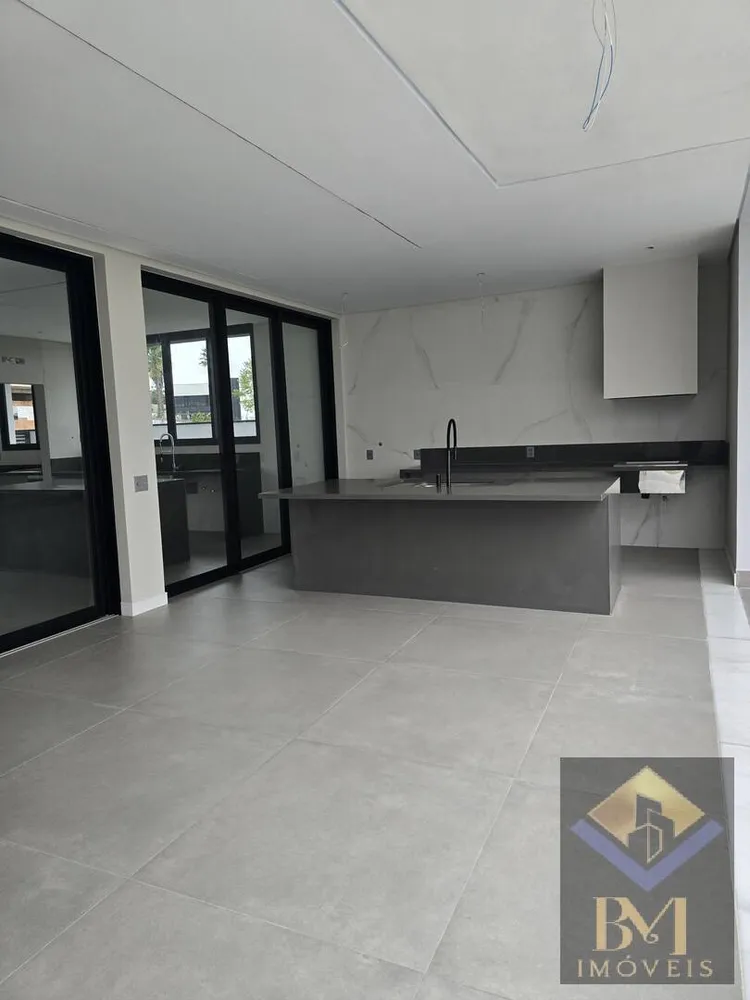 Casa, 4 quartos, 328 m² - Foto 1