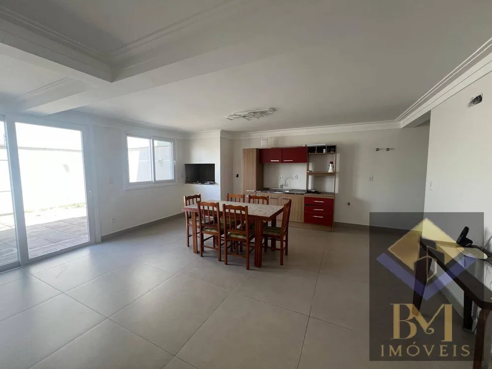 Casa, 3 quartos, 242 m² - Foto 1