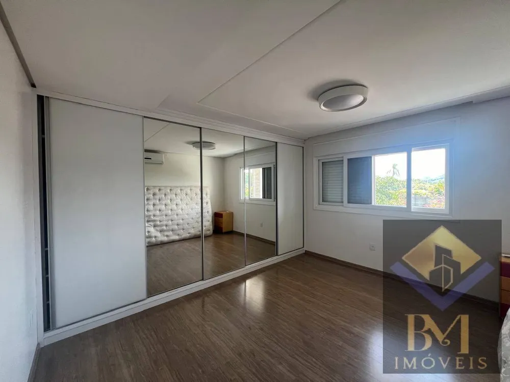 Casa, 3 quartos, 242 m² - Foto 2