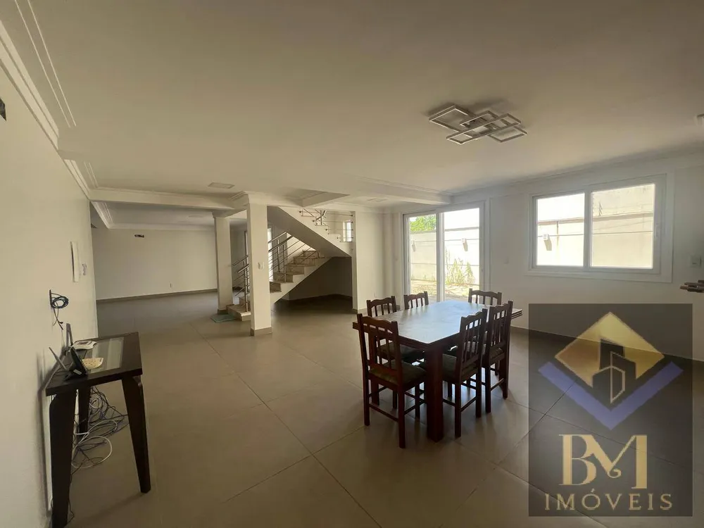 Casa, 3 quartos, 242 m² - Foto 8