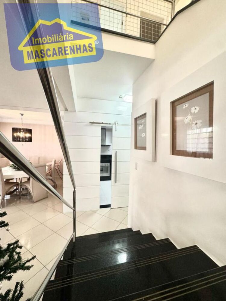 Casa de Condomínio para alugar, 250m² - Foto 1