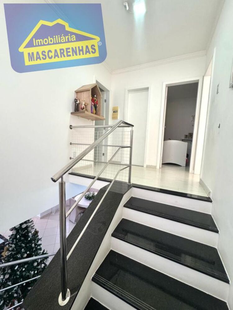 Casa de Condomínio para alugar, 250m² - Foto 2