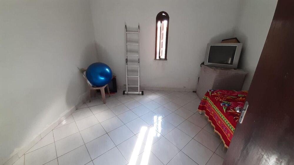 Casa à venda com 5 quartos, 270m² - Foto 3