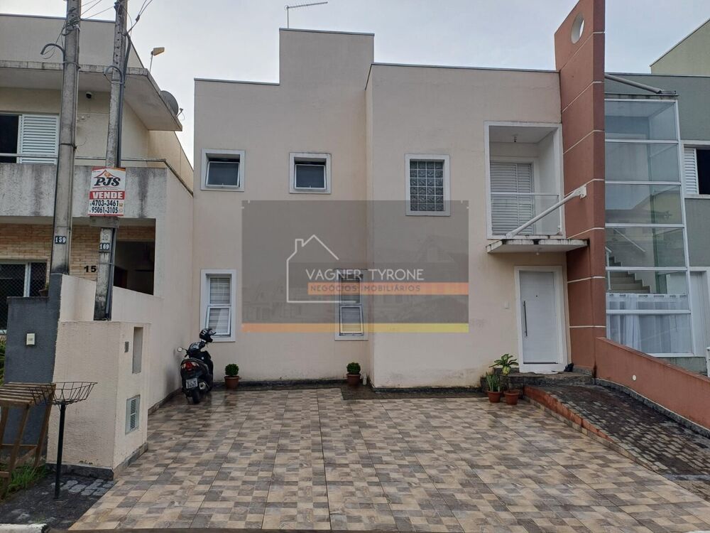 Casa, 3 quartos, 204 m² - Foto 1