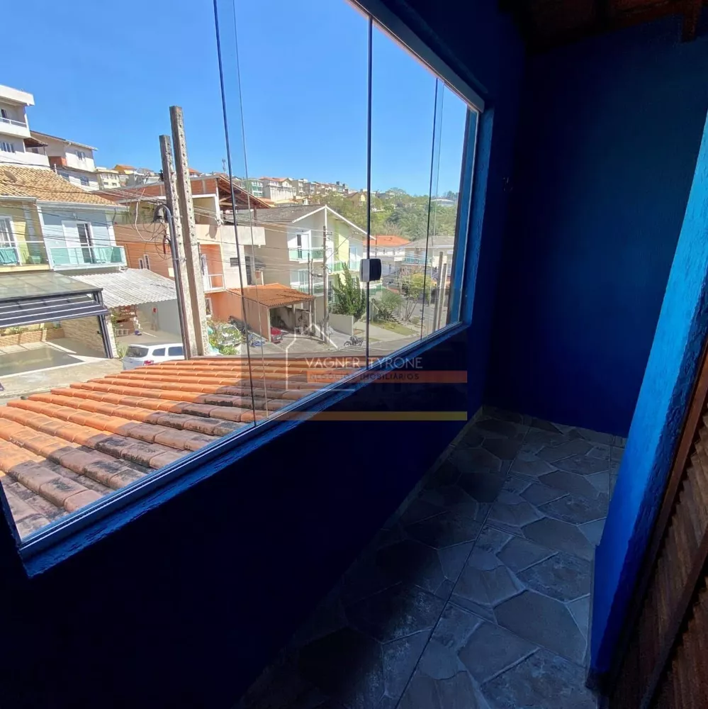 Casa à venda com 3 quartos, 135m² - Foto 1