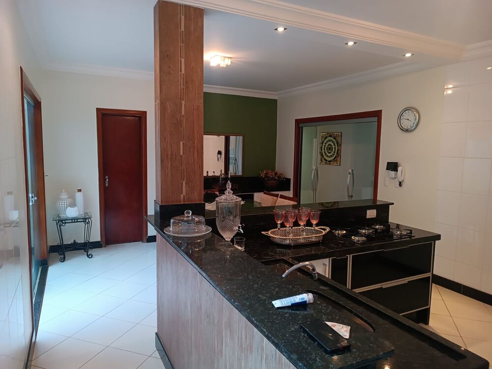 Casa, 3 quartos, 238 m² - Foto 3