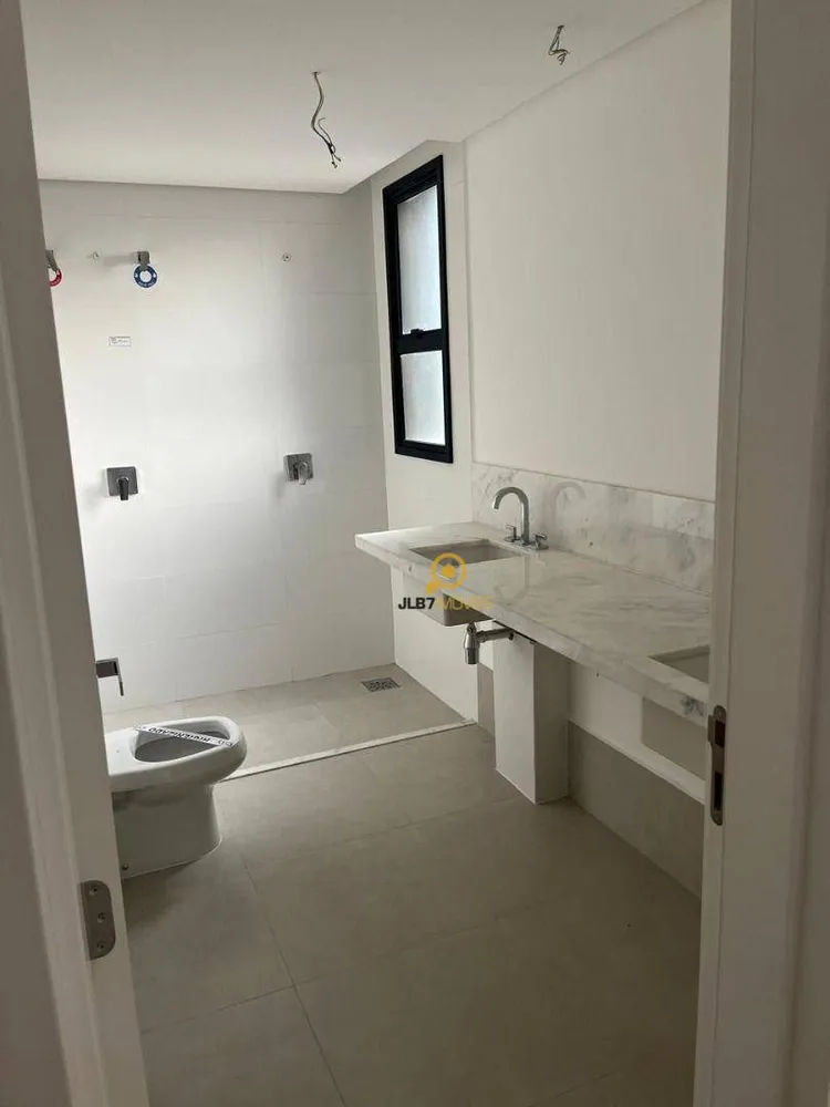 Apartamento, 3 quartos, 247 m² - Foto 4