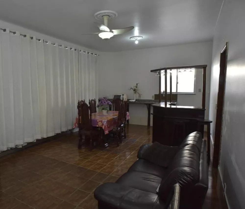 Casa à venda com 4 quartos, 540m² - Foto 1