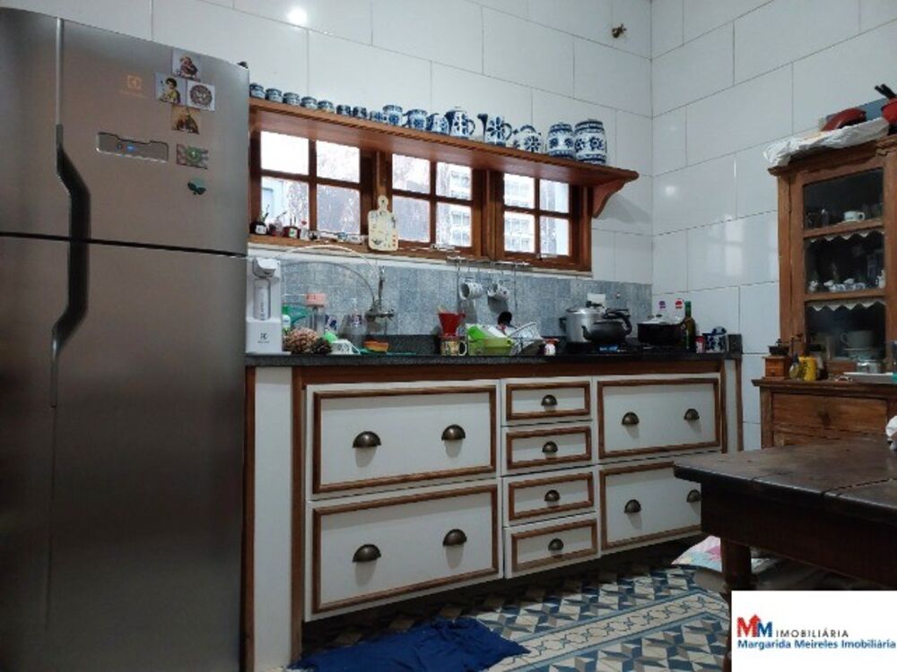 Casa à venda com 4 quartos, 200m² - Foto 7