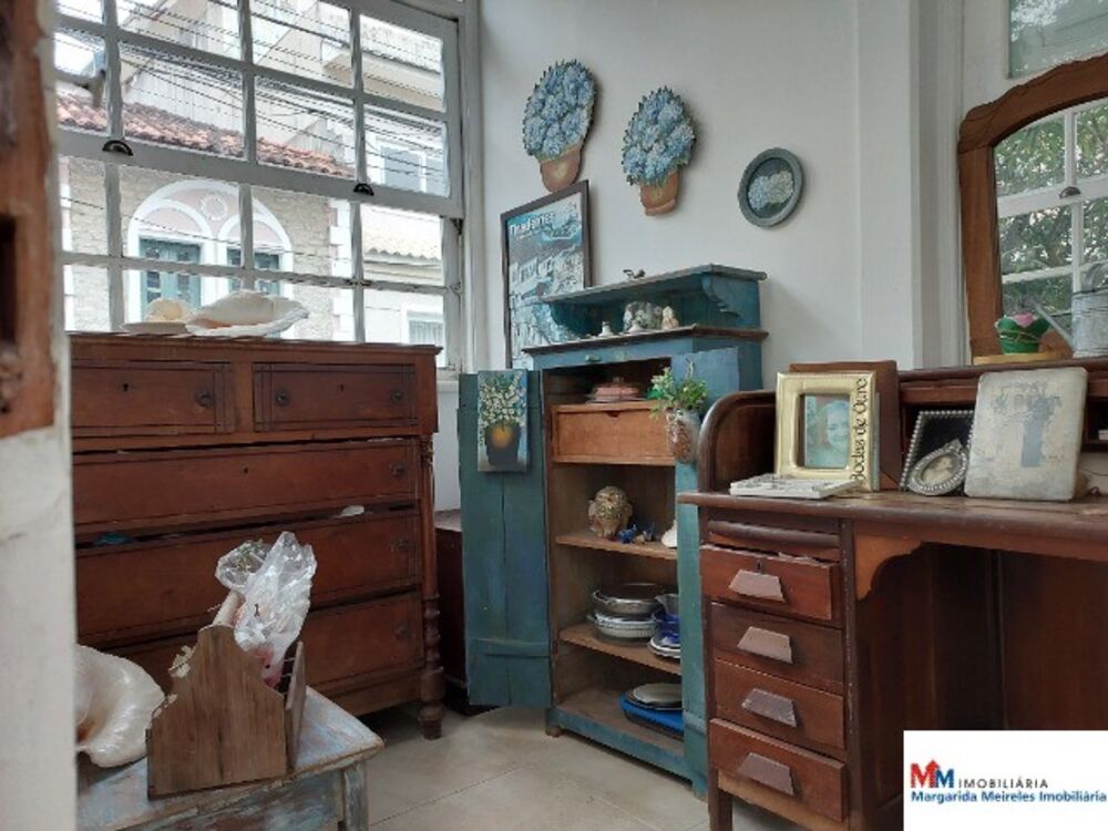 Casa à venda com 4 quartos, 200m² - Foto 2