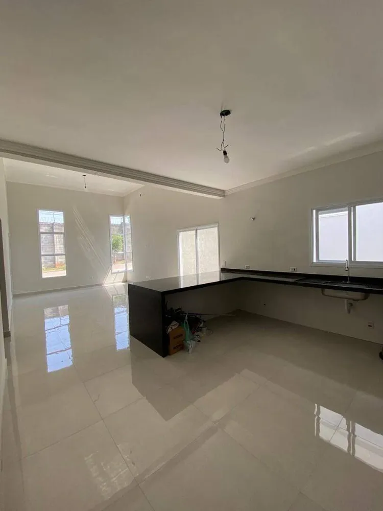 Casa, 5 quartos, 260 m² - Foto 1