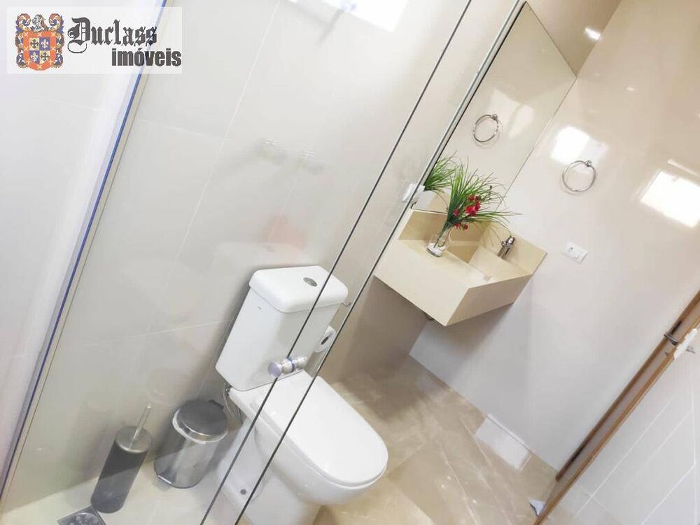 Casa à venda com 3 quartos, 800m² - Foto 1