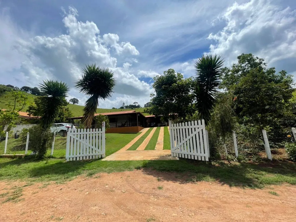 Chácara, 3 quartos, 1013 m² - Foto 1