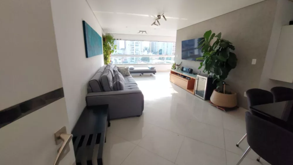 Apartamento à venda com 3 quartos, 150m² - Foto 3