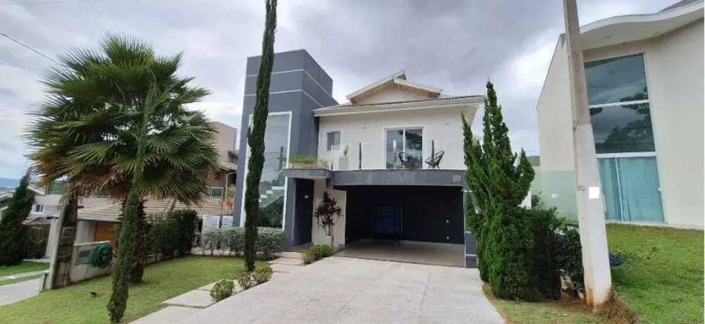 Sobrado, 3 quartos, 329 m² - Foto 1