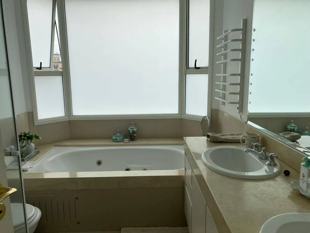 Apartamento, 3 quartos, 260 m² - Foto 2