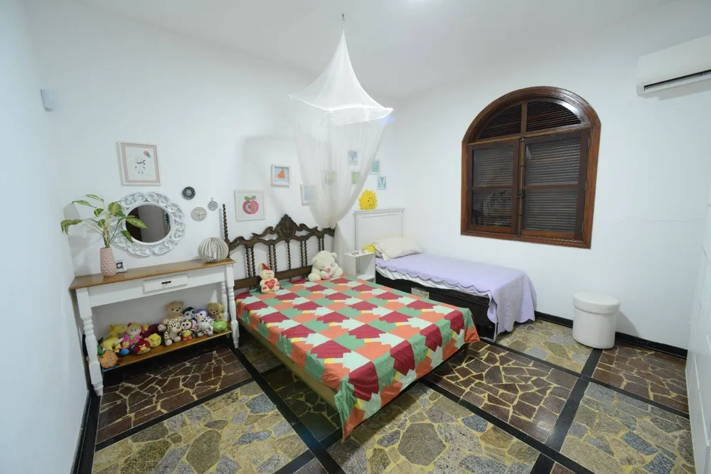 Casa, 6 quartos, 259 m² - Foto 3