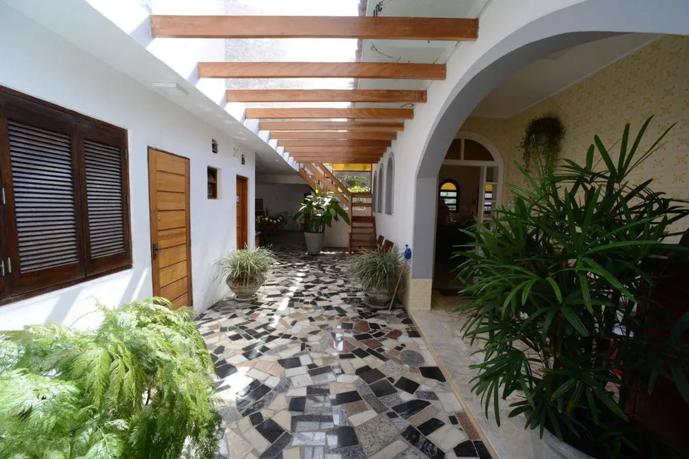 Casa, 6 quartos, 259 m² - Foto 8