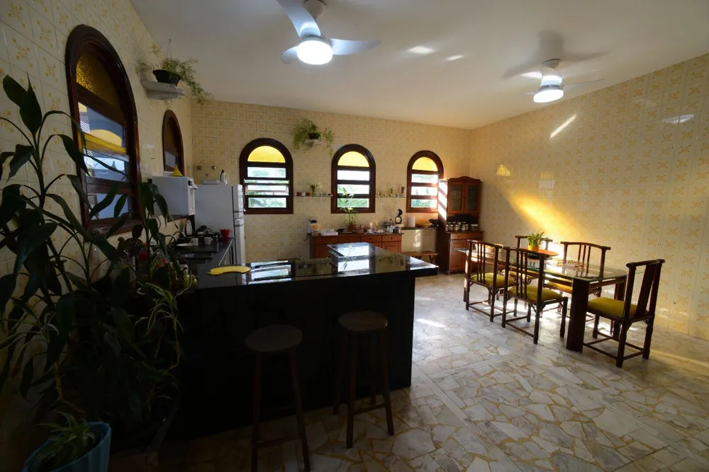 Casa, 6 quartos, 259 m² - Foto 2