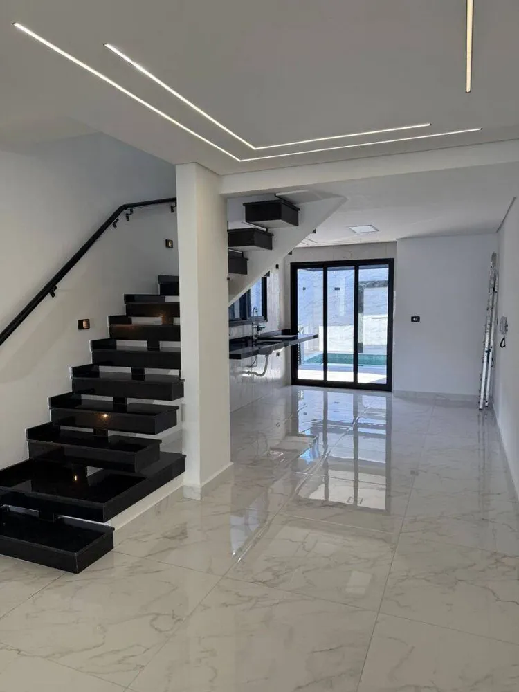 Sobrado, 4 quartos, 204 m² - Foto 2