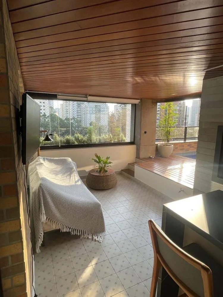 Apartamento, 3 quartos, 250 m² - Foto 1