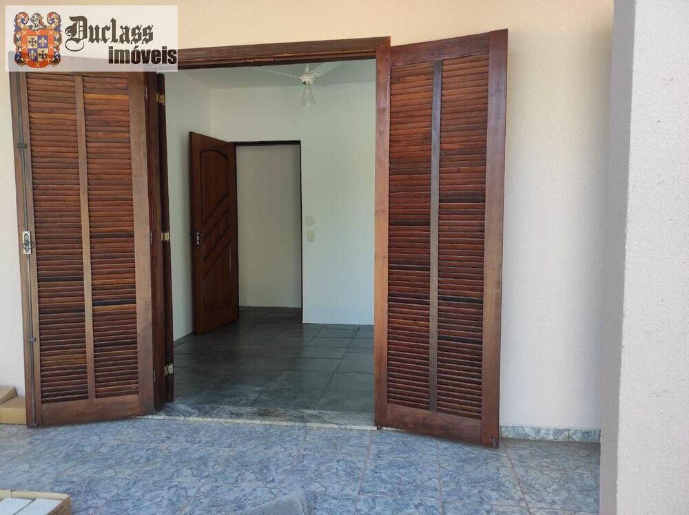 Chácara, 4 quartos, 1065 m² - Foto 2