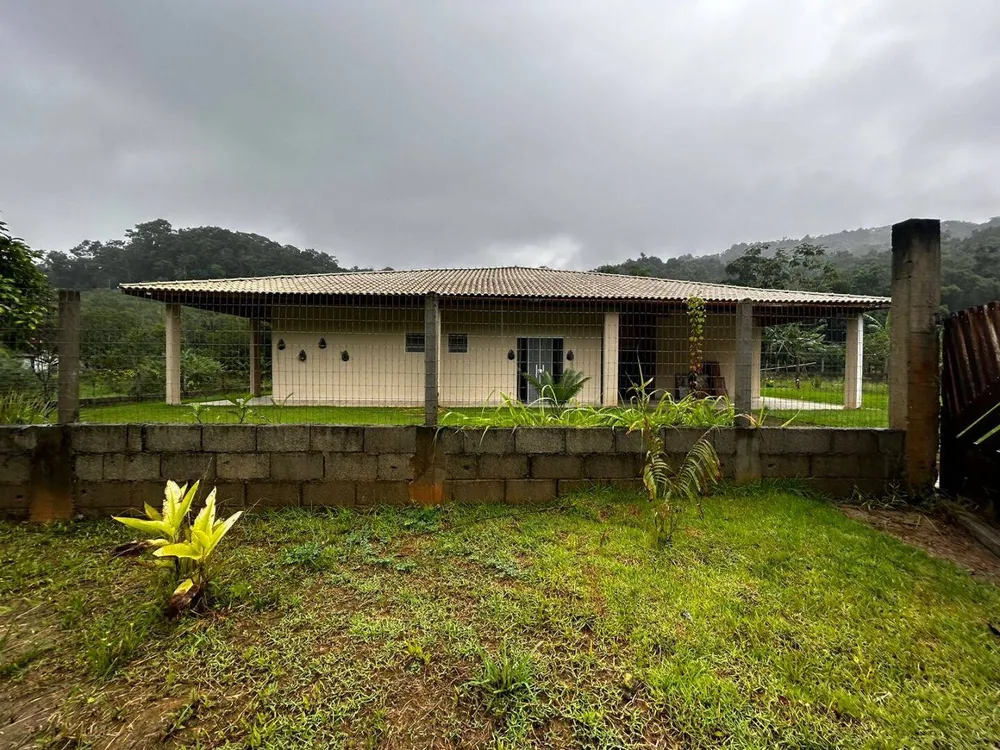 Chácara, 4 quartos, 2400 m² - Foto 1