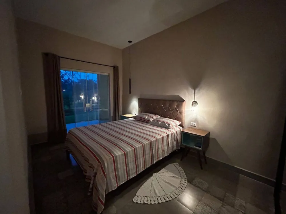 Chácara, 4 quartos, 2400 m² - Foto 1