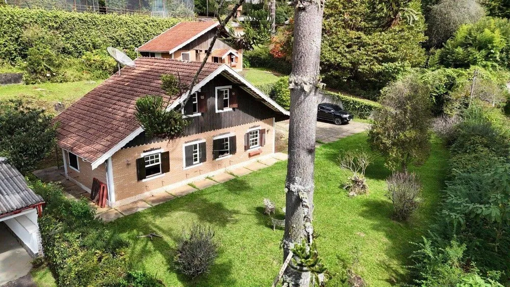 Casa, 5 quartos, 223 m² - Foto 1