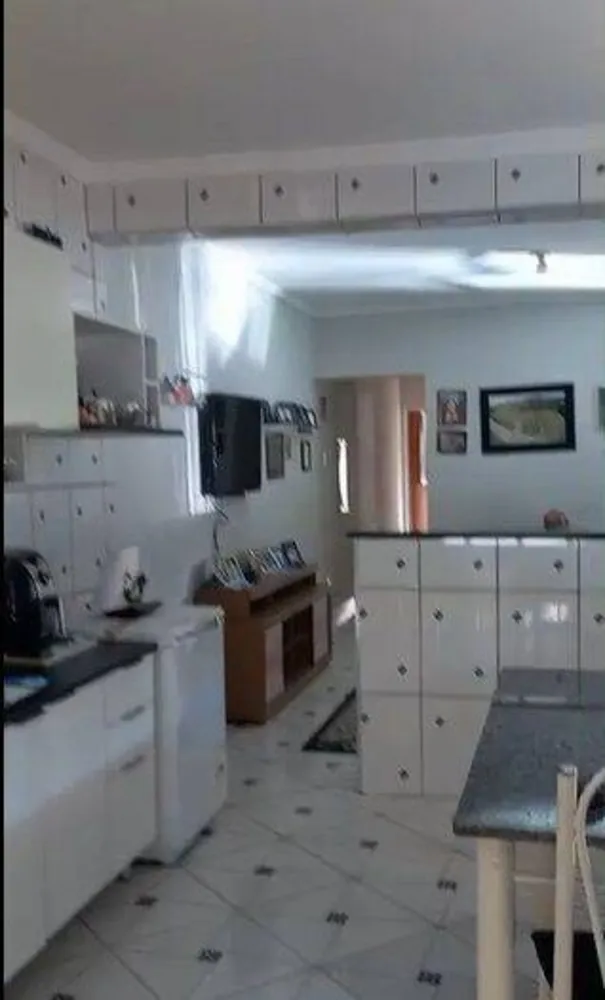 Casa, 4 quartos, 240 m² - Foto 8