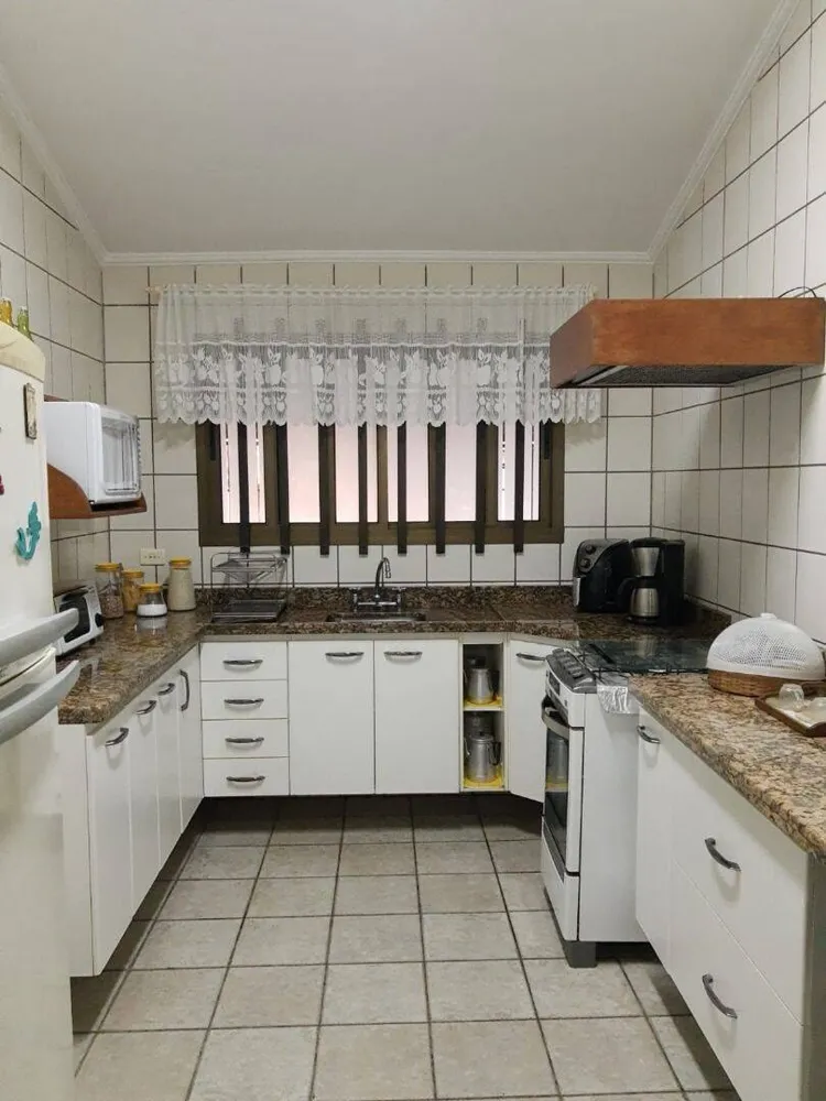 Casa, 3 quartos, 200 m² - Foto 9
