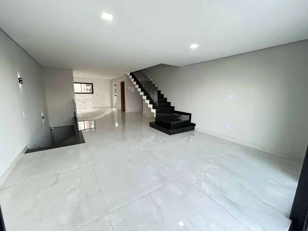 Sobrado, 3 quartos, 230 m² - Foto 2