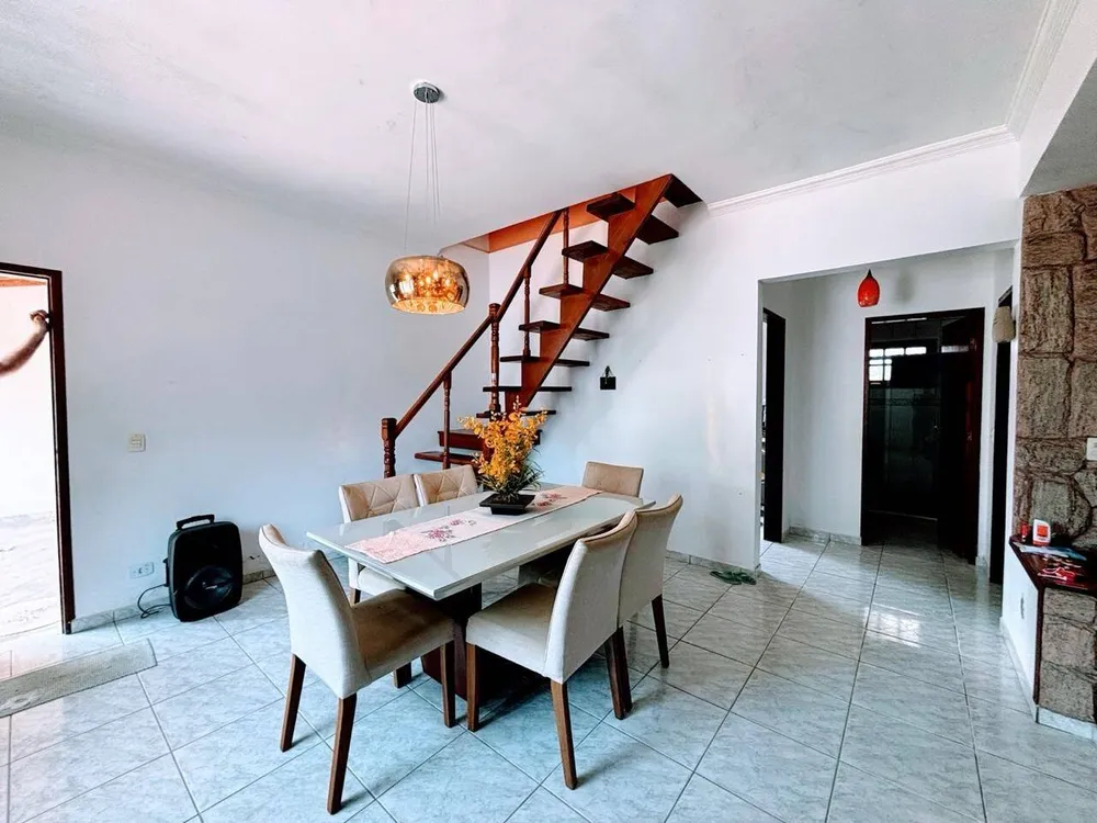Sobrado, 3 quartos, 182 m² - Foto 2