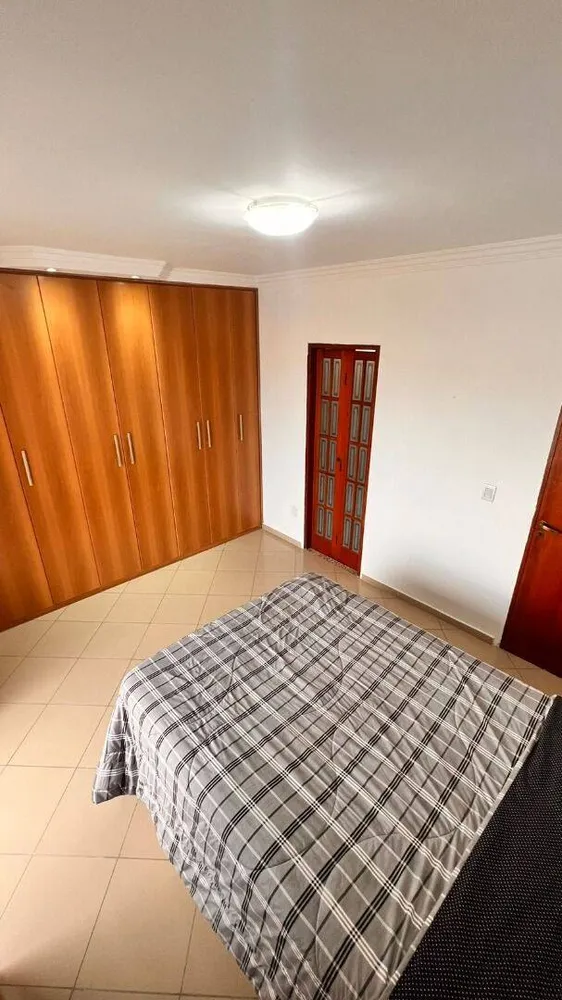 Casa, 4 quartos, 320 m² - Foto 13
