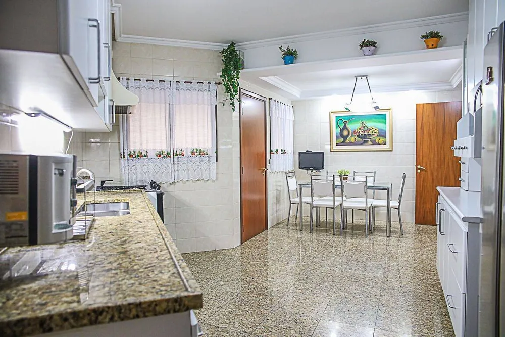 Apartamento, 3 quartos, 207 m² - Foto 2