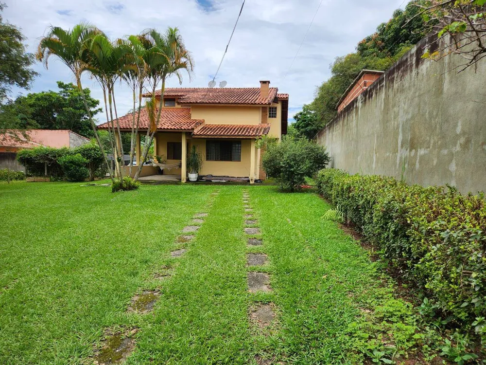 Chácara, 3 quartos, 1704 m² - Foto 1