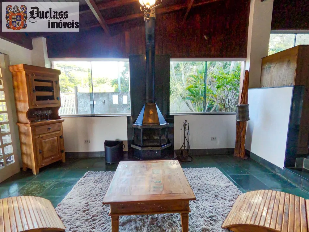 Chácara, 3 quartos, 1090 m² - Foto 1