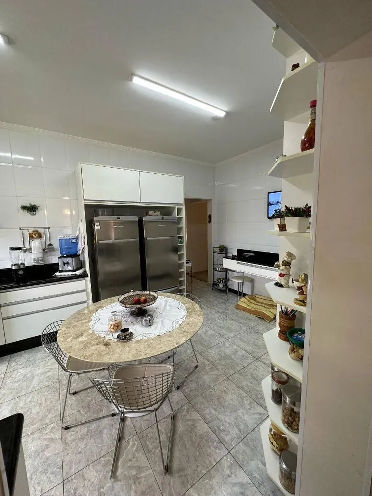 Sobrado, 4 quartos, 330 m² - Foto 4