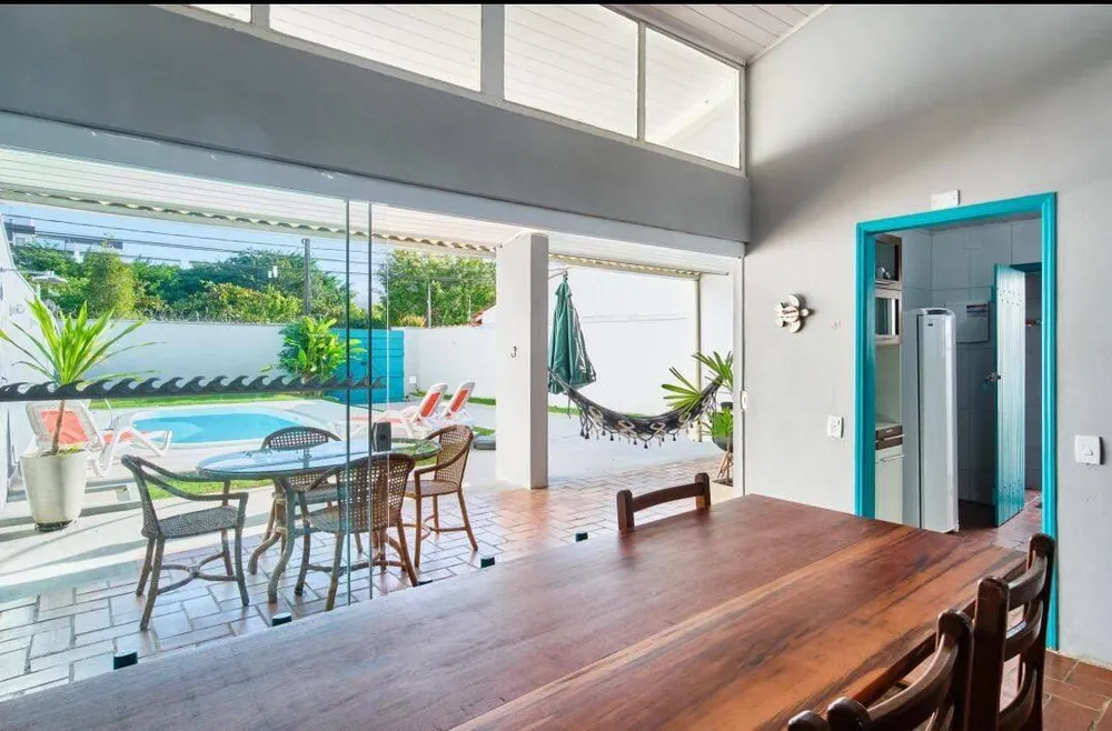 Casa, 3 quartos, 210 m² - Foto 1