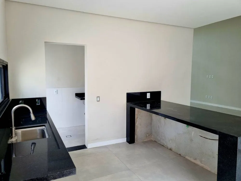 Casa, 3 quartos, 220 m² - Foto 1