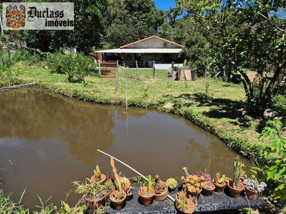 Chácara à venda com 2 quartos, 120m² - Foto 1