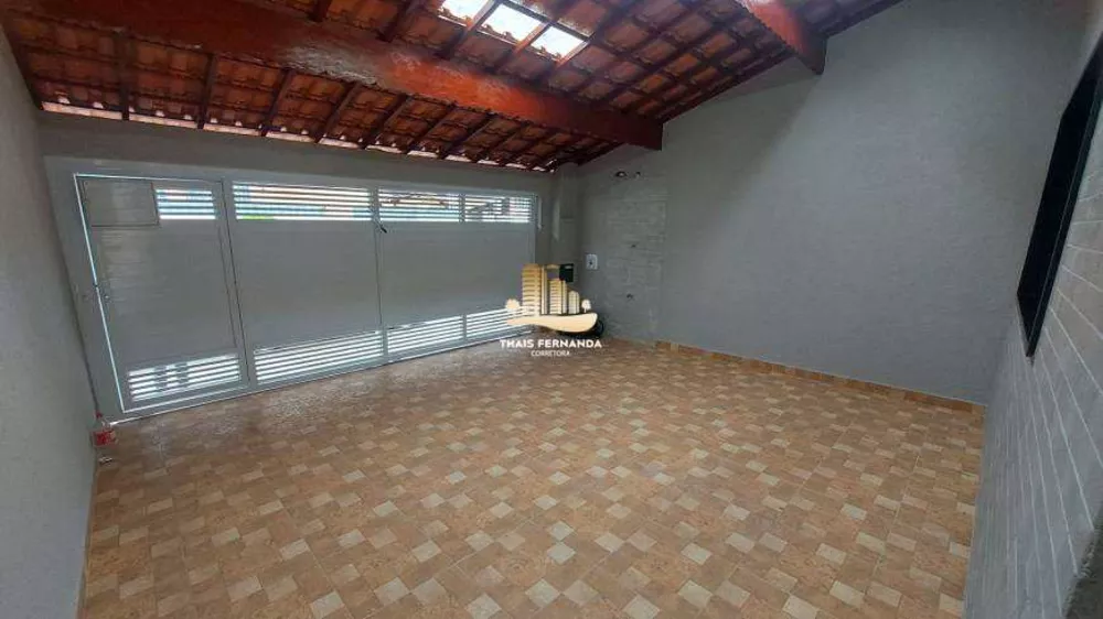 Casa à venda com 2 quartos, 125m² - Foto 3