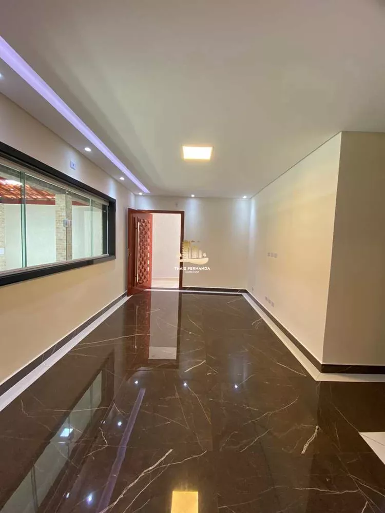 Casa à venda com 3 quartos, 170m² - Foto 2