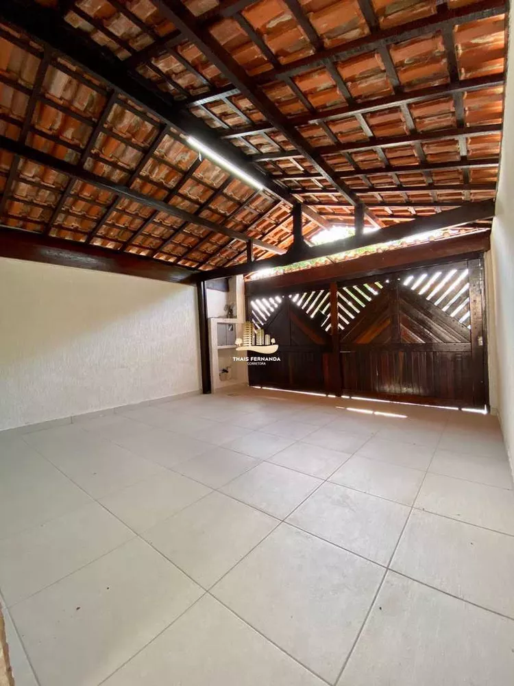 Casa à venda com 3 quartos, 103m² - Foto 1