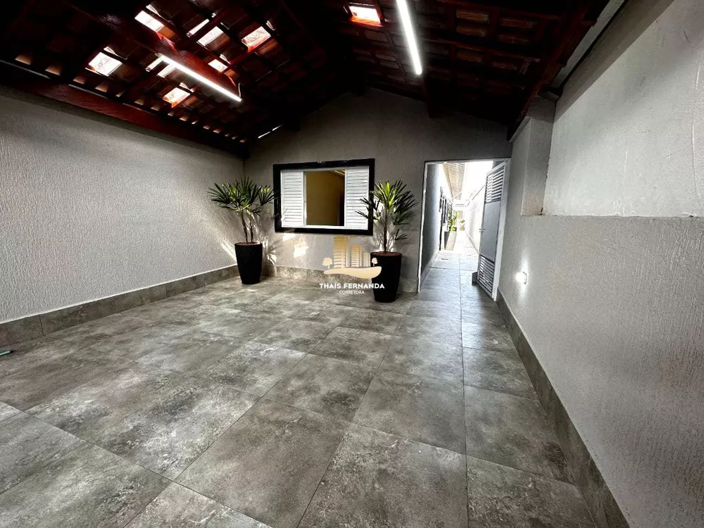 Casa à venda com 3 quartos, 330m² - Foto 3