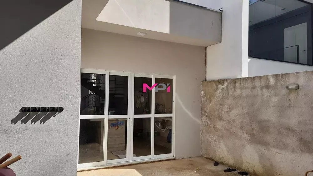 Sobrado à venda com 2 quartos, 225m² - Foto 9