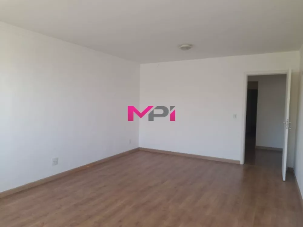 Apartamento à venda com 3 quartos, 113m² - Foto 1